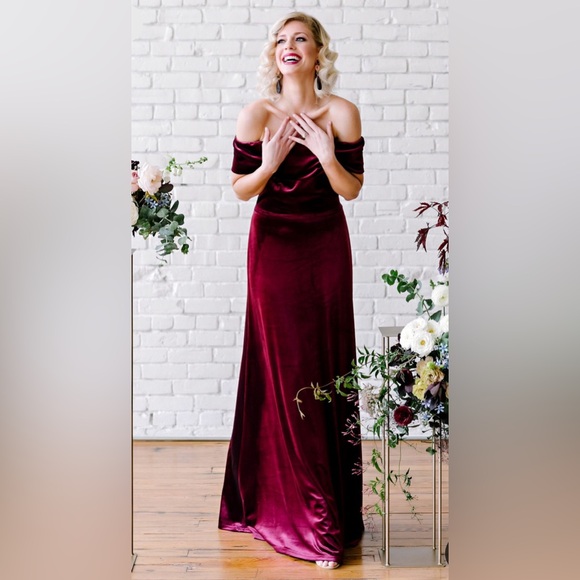 Revelry Court Burgundy Maroon Velvet Off Shoulder Maxi Dress 8 - Picture 2 of 10